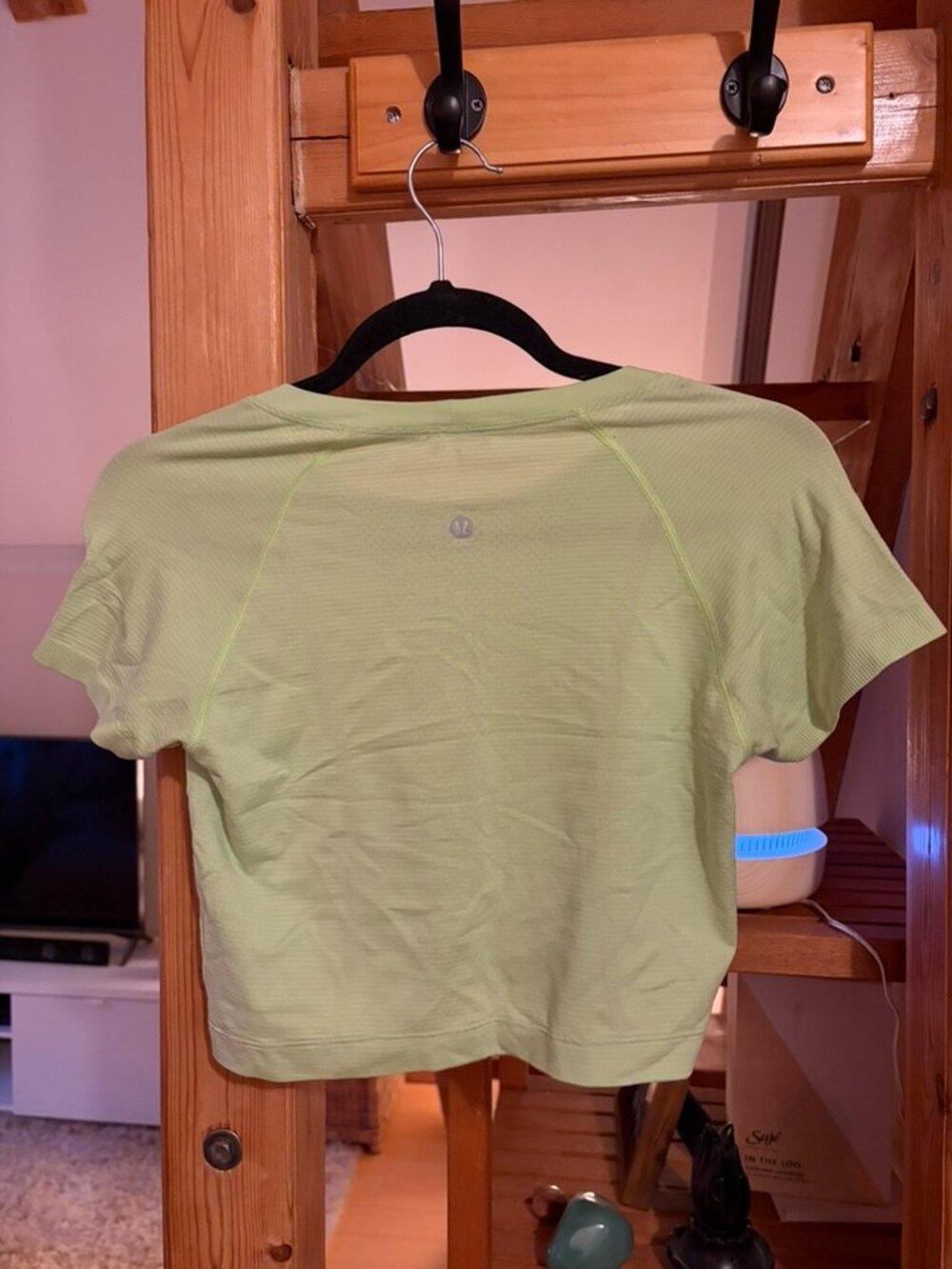 Lululemon workout tee - Picture 2 of 2
